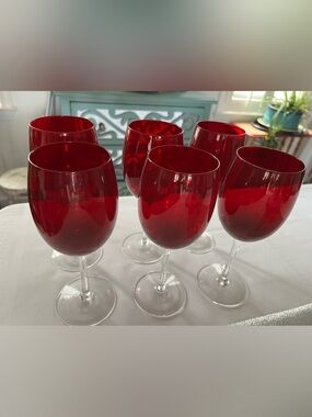 Retired Crate & Barrel Wine Glasses - Red “Tilly” design. Elegant Stemware Set